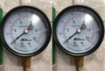 đồng hồ áp suất kk chân sau.jpg